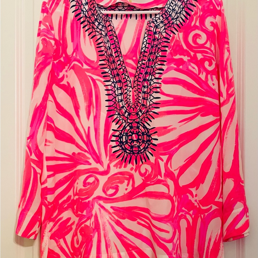 Lilly Pulitzer 100% Silk Blouse. 3/4 sleeves
